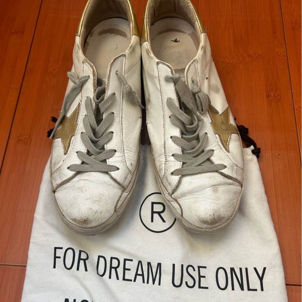 GOLDEN GOOSE SUPERSTAR SNEAKERS